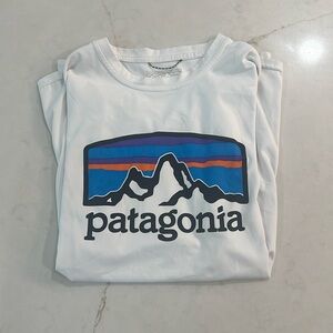 Men’s Patagonia XS Capilene Cool dri fit tshirt